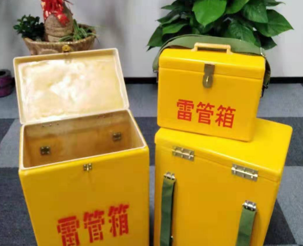 都兰玻璃钢雷管箱有哪些特点