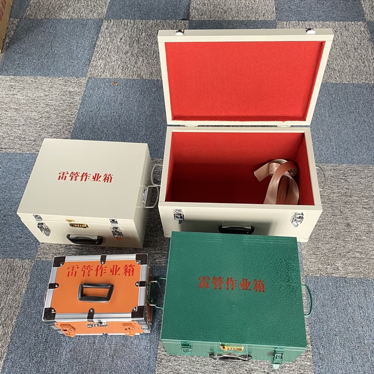都兰爆破工程作业箱如何选择？玻璃钢与传统材质的全面对比
